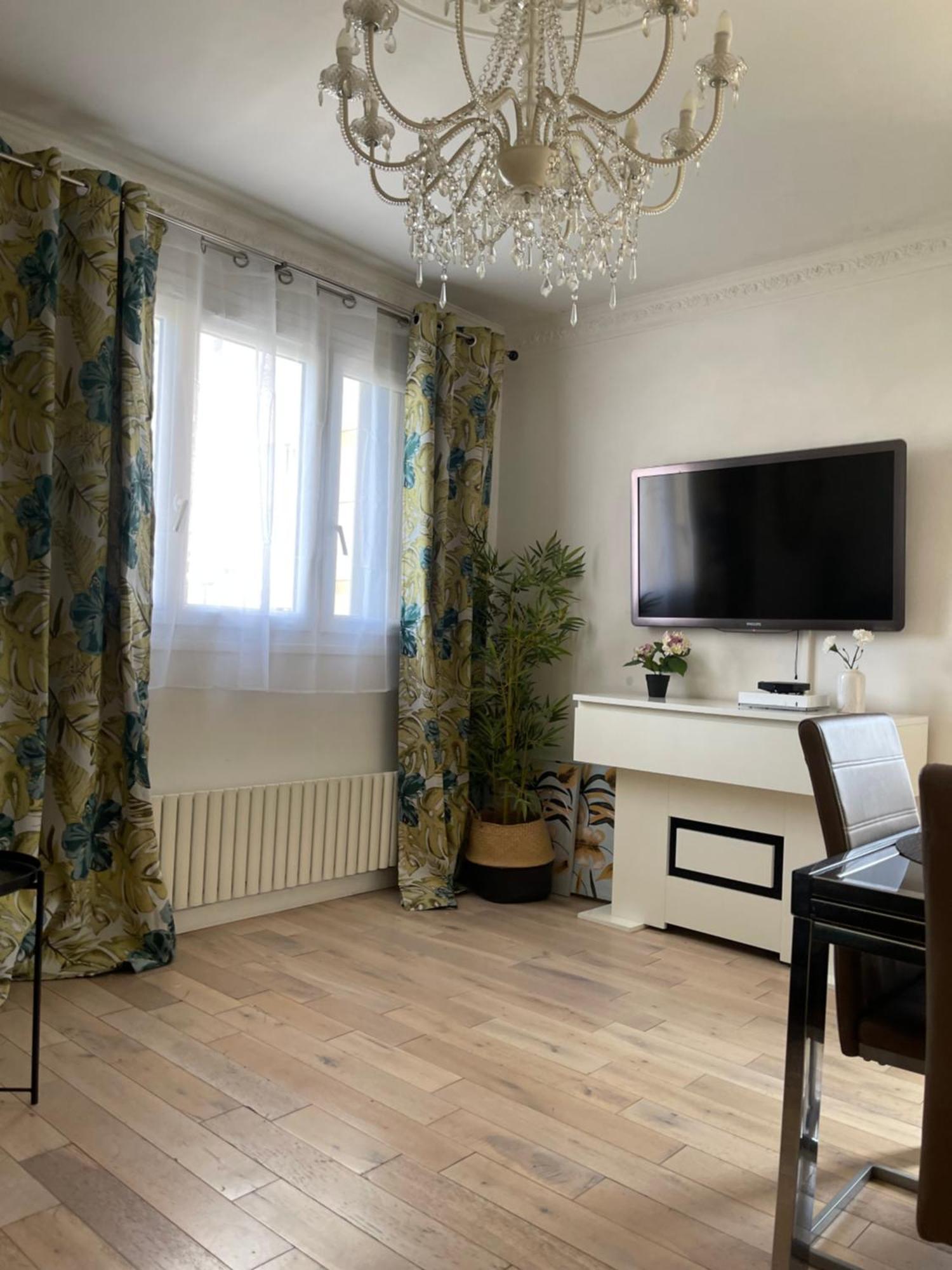 Tres Joli Appartement Mignon Confortable A Paris Villeneuve-La-Garenne Bagian luar foto